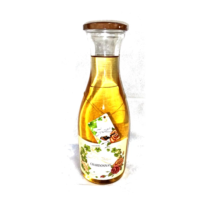 Fruzana Chardonnay — vino bianco amabile, caraffa