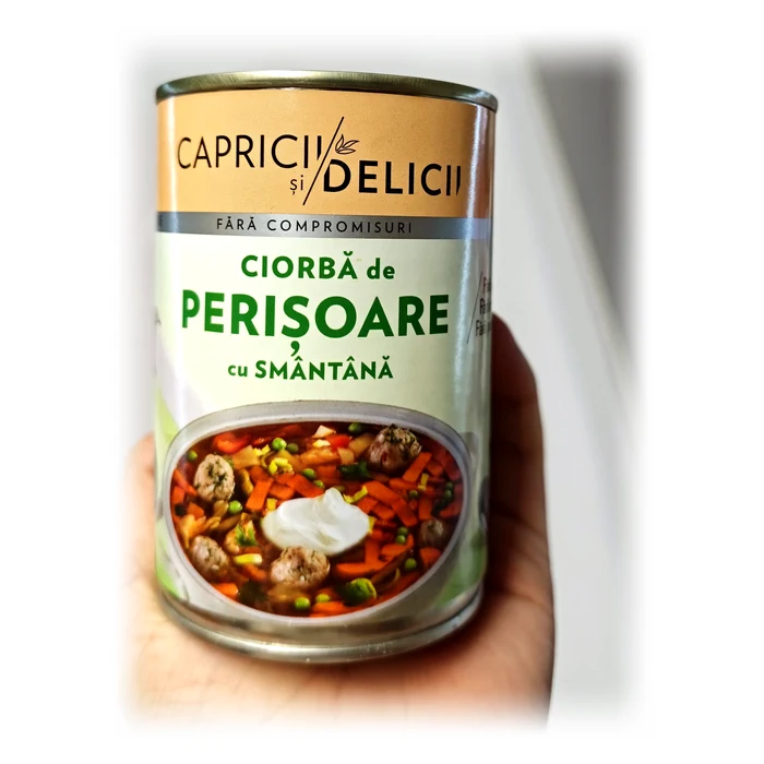 Capricii și Delicii Ciorbă de perișoare cu smântână — ciorbă di polpettine con panna acida