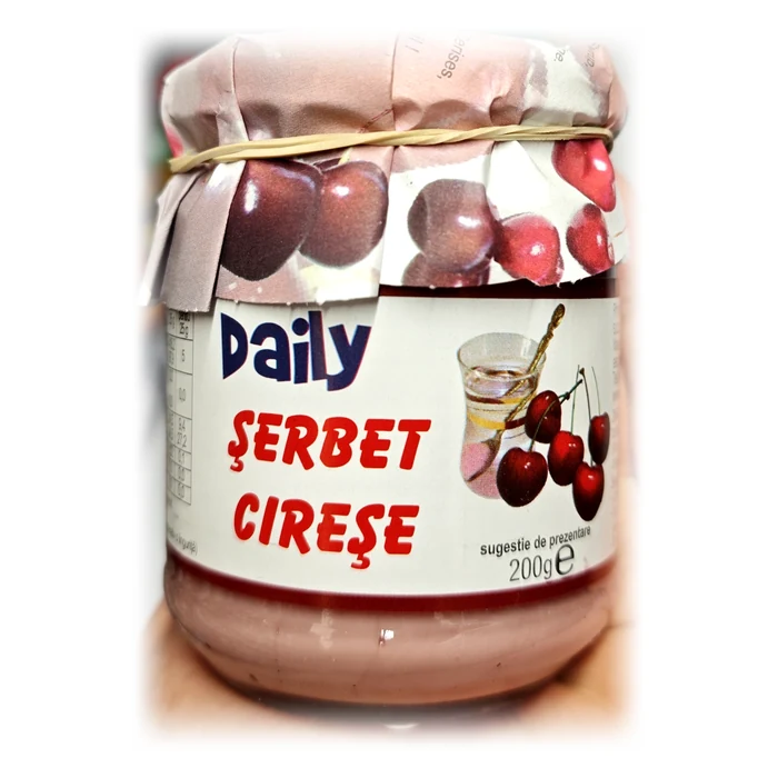Daily Șerbet de cireșe — crema di ciliegie