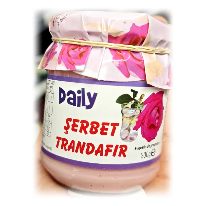 Daily Șerbet de trandafir — crema di petali di rosa