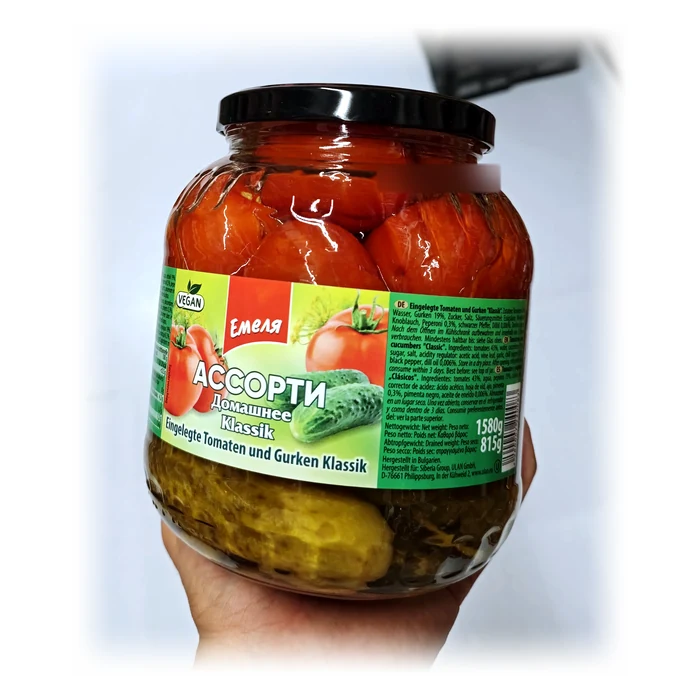 Емеля Ассорти домашнее Klassik — pomodori e cetrioli marinati classici