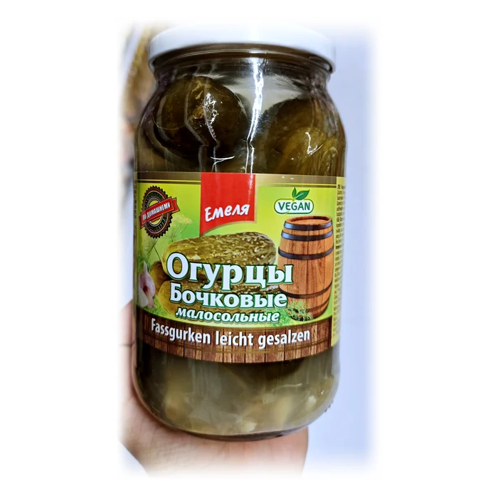 Емеля Огурцы Бочковые малосольные — cetrioli fermentati stile botte, leggermente salati