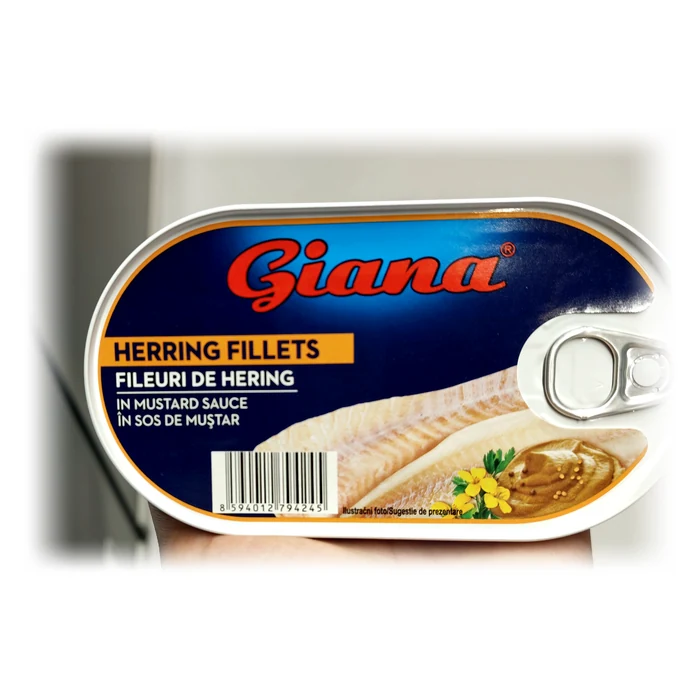 Giana Fileuri de hering în sos de muștar — filetti di aringa in salsa di senape