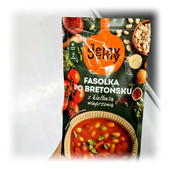 JemyJemy Fasolka po bretońsku z kiełbasą wieprzową — fagioli alla bretone con salsiccia
