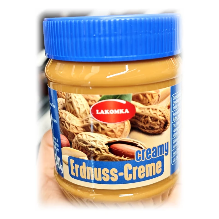 Lakomka Erdnuss-Creme creamy — crema di arachidi liscia
