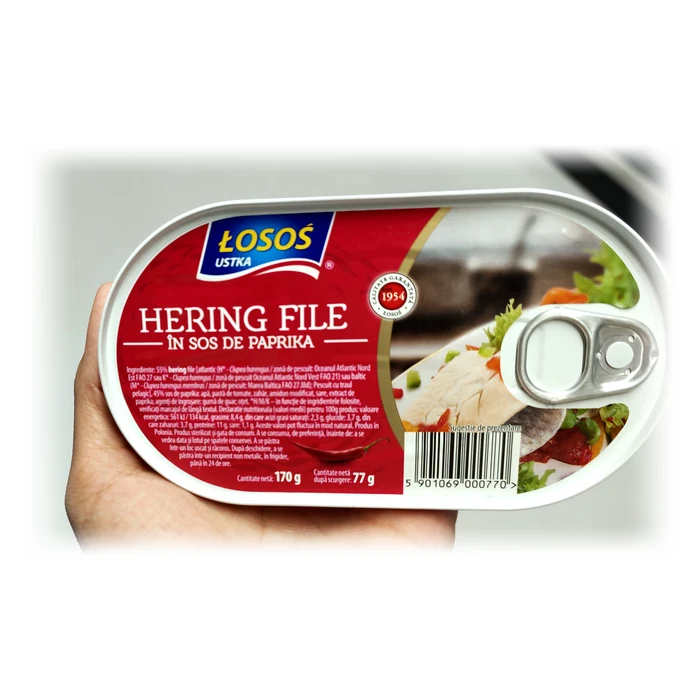 Łosoś Ustka Hering file în sos de paprika — filetti di aringa in salsa di paprica