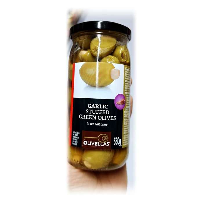 Olivellas Garlic stuffed green olives — olive verdi ripiene di aglio