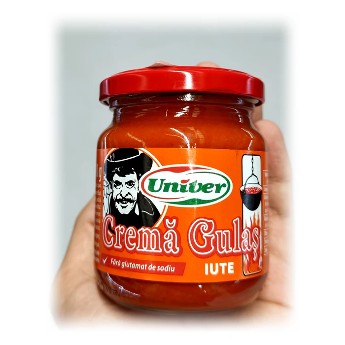 Univer Cremă gulaş iute — crema per gulasch, piccante