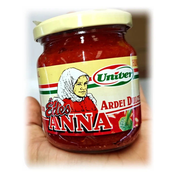 Univer Édes Anna — ardei dulce tocat, peperone dolce tritato