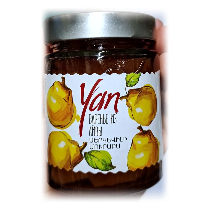 Yan Varenye di mele cotogne — cotogne in sciroppo