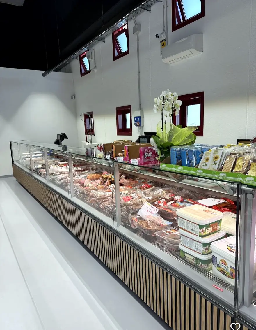 Il banco frigo della gastronomia