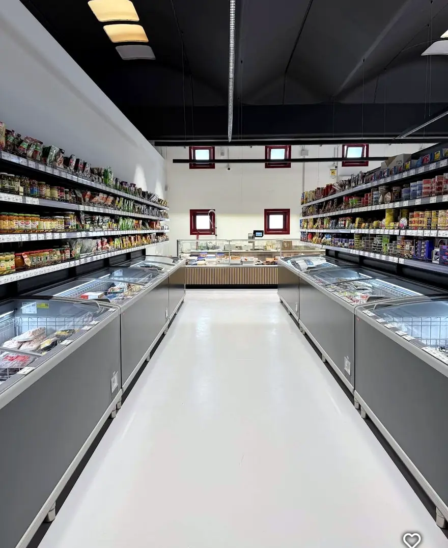 La corsia dei freezer, sempre riordinata